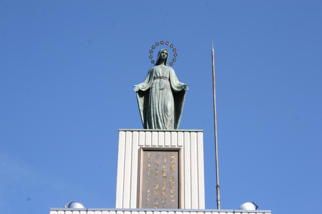 星美学園のマリア像